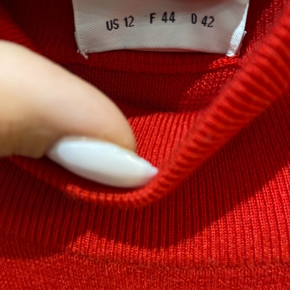 SOLD Akris Red 100% Wool turtleneck - Picture 4 of 5